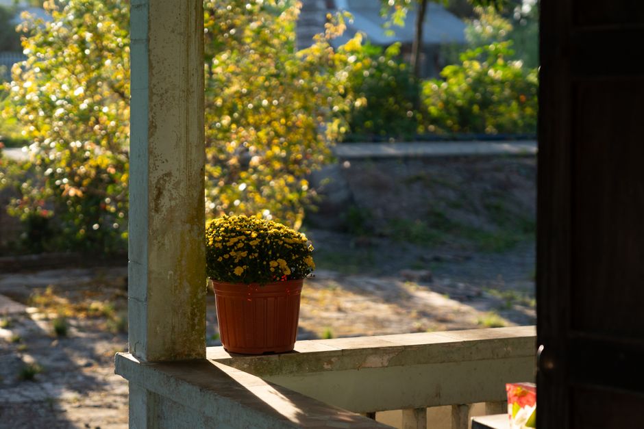 Nieuw tuinmeubilair voor herfstveranda make-over.
