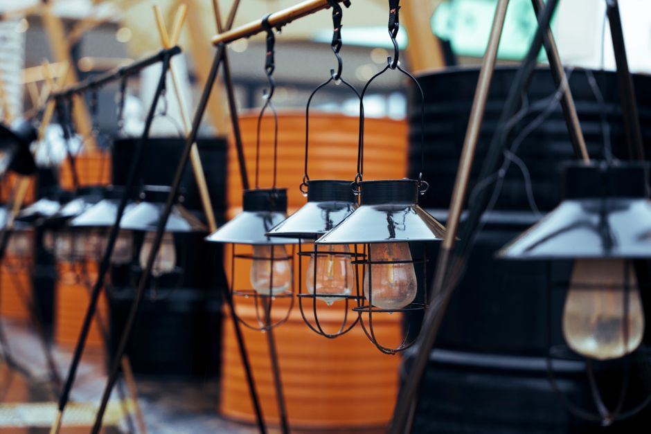 Moderne tuin met duurzame lichtpalen. Moderne tuin met duurzame lichtpalen.